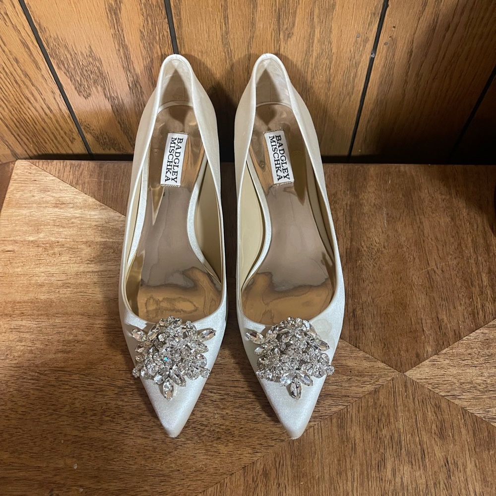 Bagdely Mischka Vail Embellished Kitten Heel Pump - Picture 7 of 16